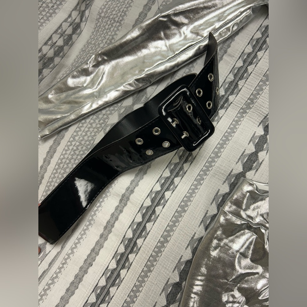 Sakkas Shimmering Silver Ensemble/ Halloween costume small - Picture 2 of 4